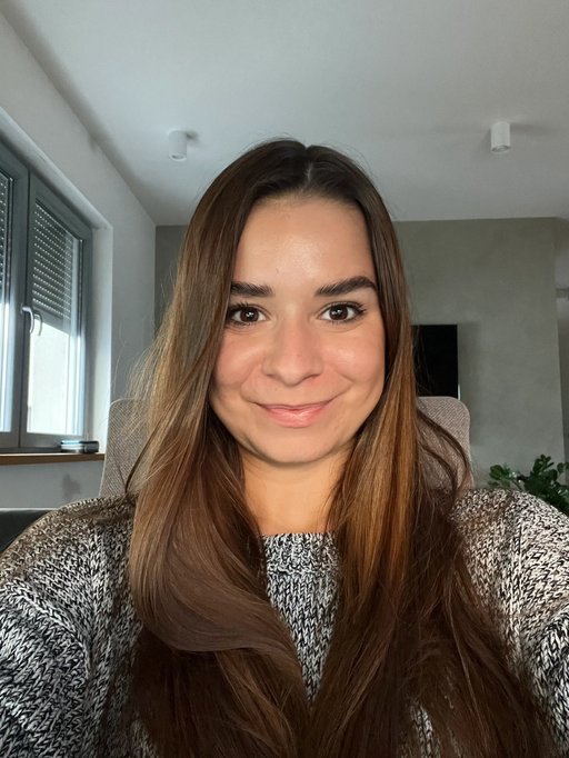 Bonne photo - visage de près, une seule personne